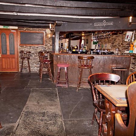 The White Hart Hotel Menheniot Εξωτερικό φωτογραφία