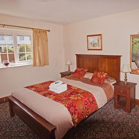 The White Hart Hotel Menheniot Εξωτερικό φωτογραφία