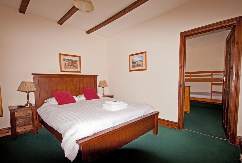 The White Hart Hotel Menheniot Δωμάτιο φωτογραφία